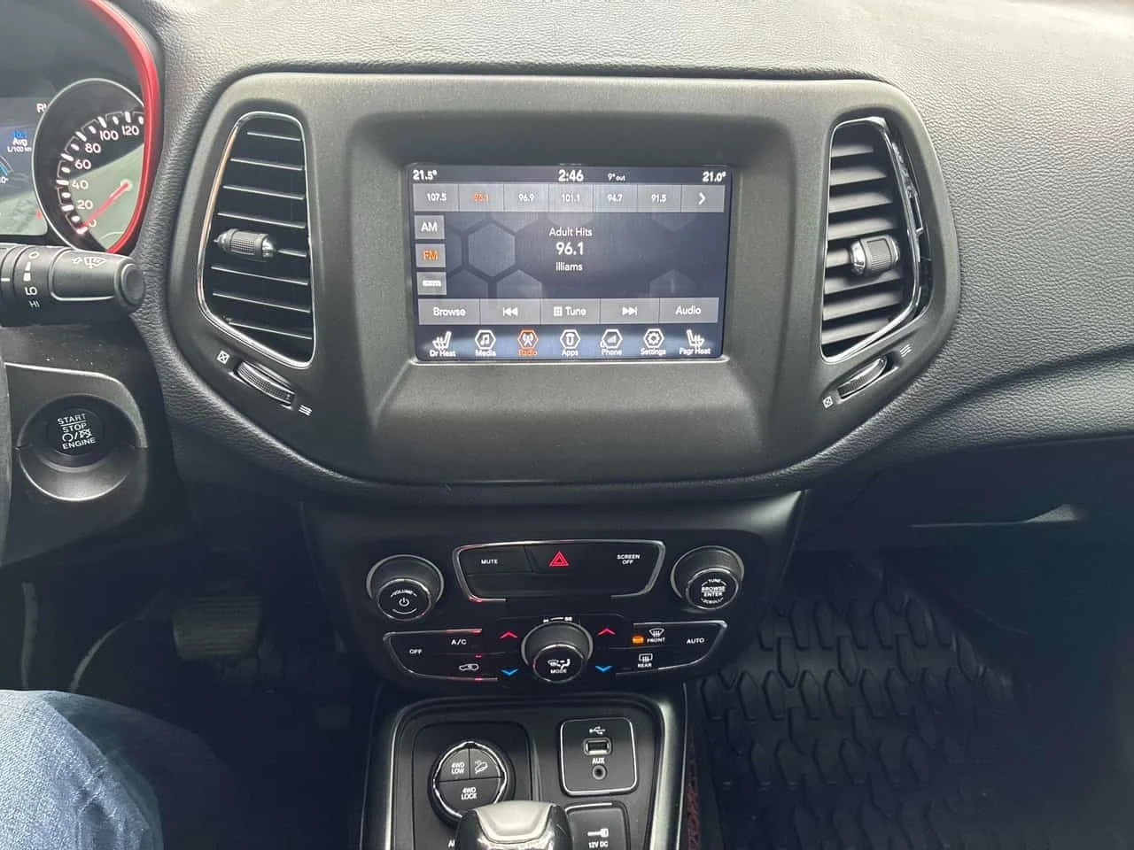 Jeep Compass * Trailhawk * ПОДГРЕВ * KEYLESS * , снимка 9 - Автомобили и джипове - 56532539