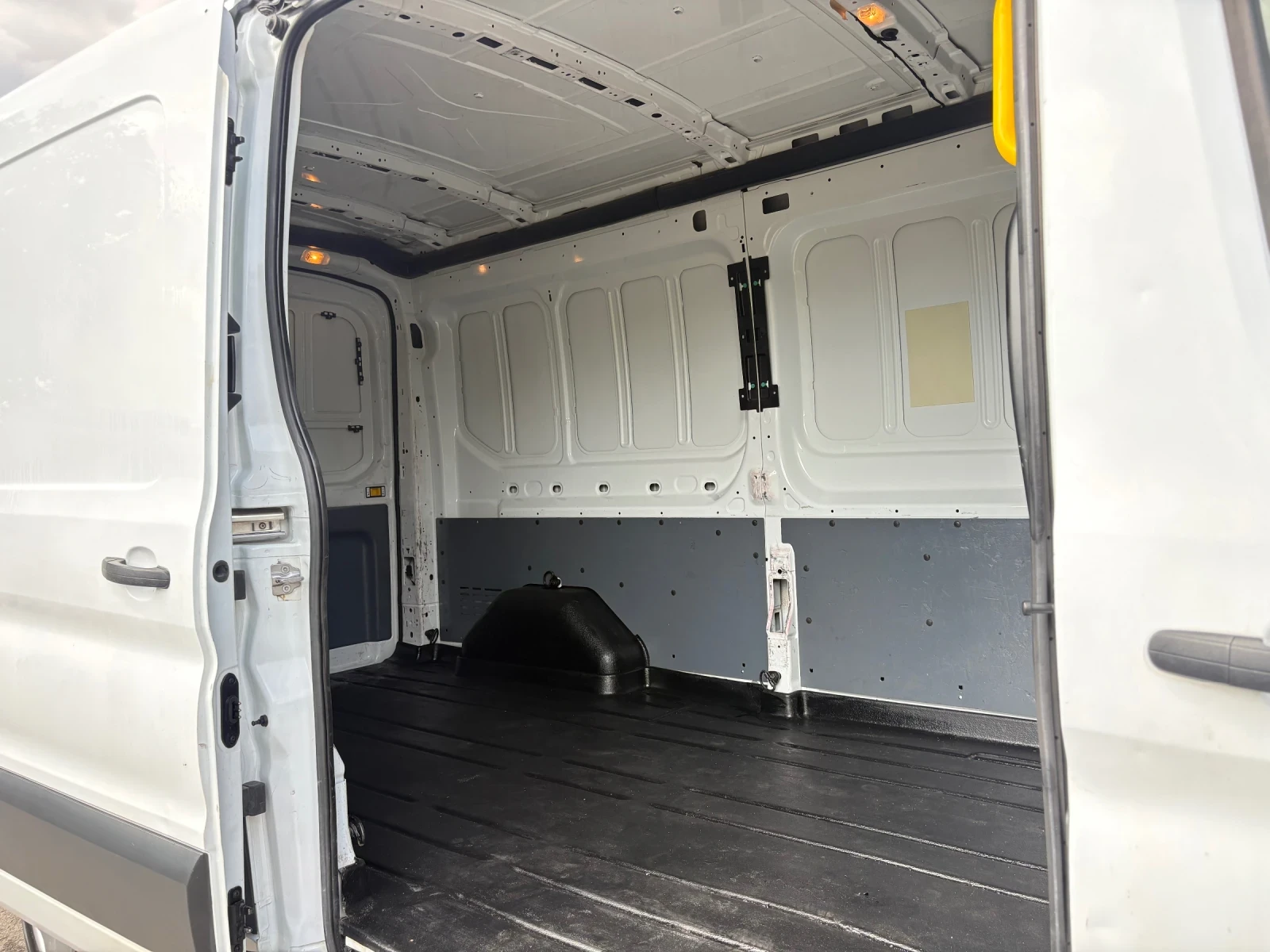 Ford Transit КЛИМА! Оригинален вид!!!, снимка 11 - Бусове и автобуси - 55038044
