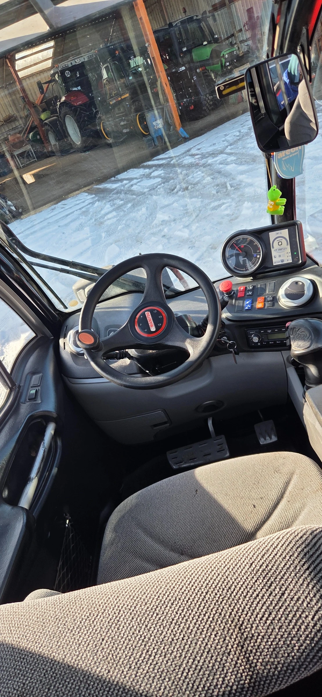 Телескопичен товарач Manitou 737-130 - изображение 5