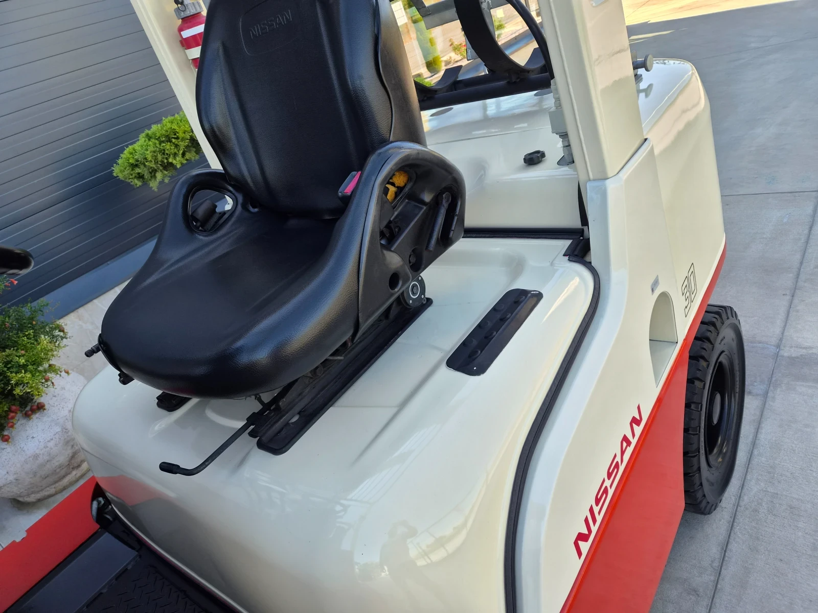 Мотокар Nissan 3 тона / ИЗРАВНИТЕЛ + ПОЗИЦИОНЕР / ГАЗ, снимка 9 - Индустриална техника - 55958144