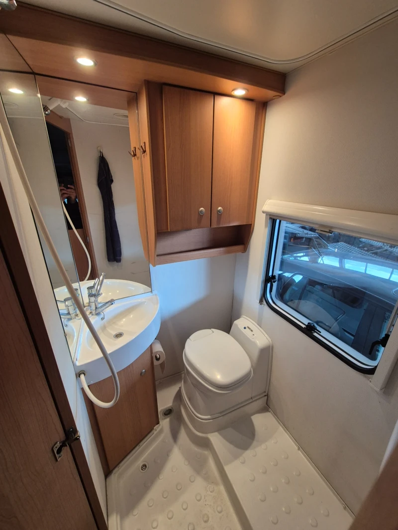 Кемпер Weinsberg Renault Master 2.5 DCI, снимка 12 - Каравани и кемпери - 52506334