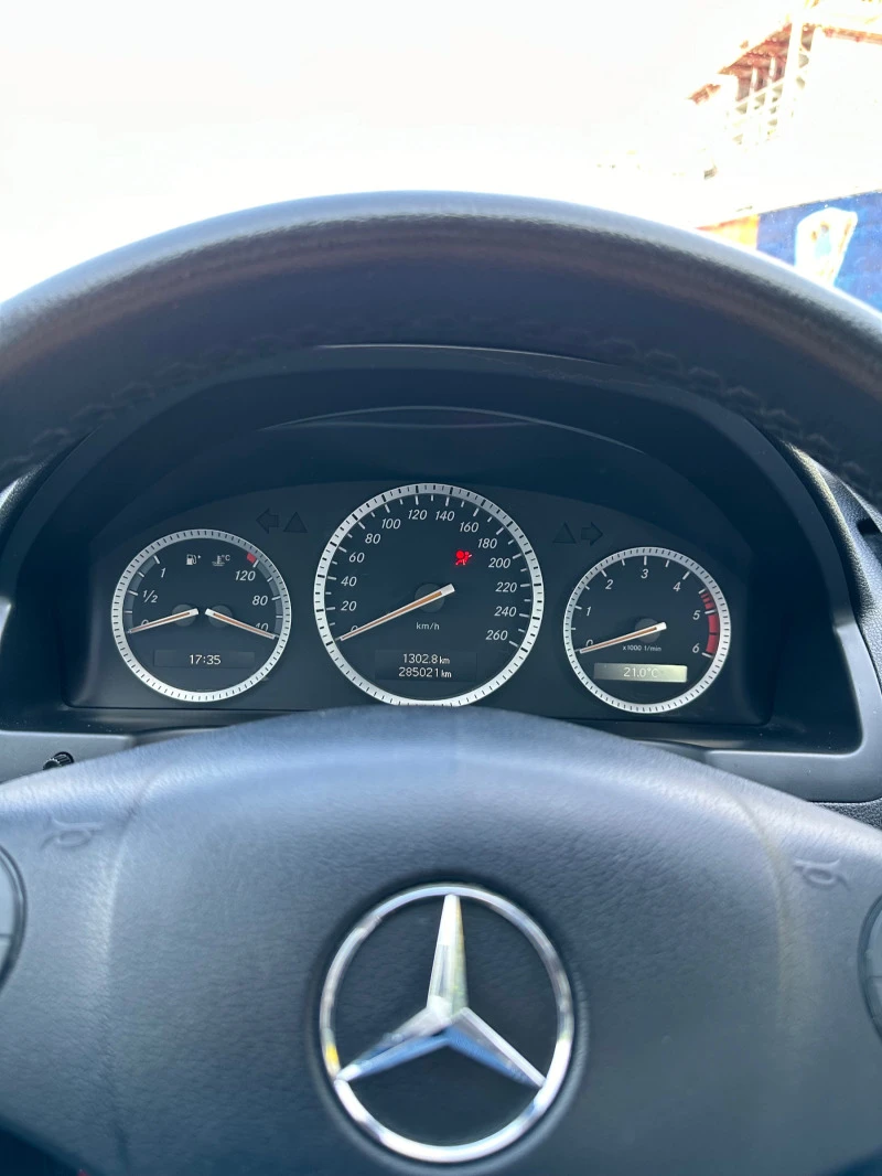 Mercedes-Benz C 220, снимка 6 - Автомобили и джипове - 46659617