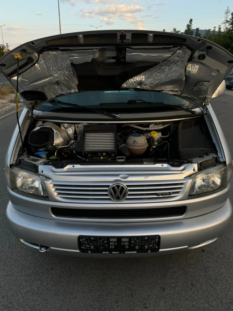 VW Multivan 2.5, снимка 13 - Автомобили и джипове - 48499062