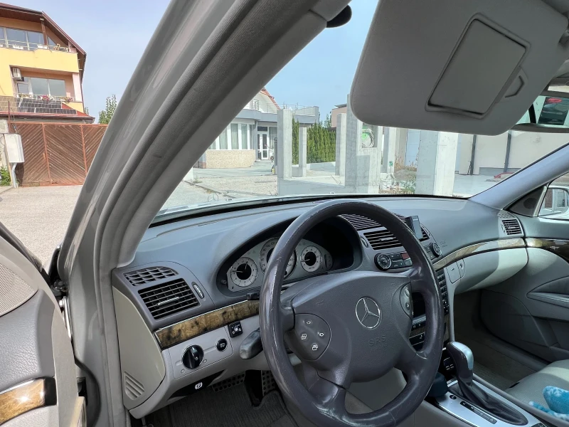 Mercedes-Benz E 200 Kompressor LPG, снимка 7 - Автомобили и джипове - 47565905