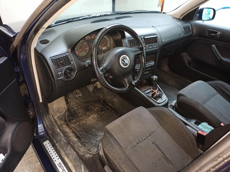 VW Golf 1.9 TDI, снимка 5 - Автомобили и джипове - 48591604