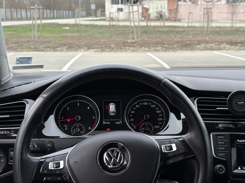 VW Golf 7 Cup 1.6 TDI, снимка 9 - Автомобили и джипове - 52473813