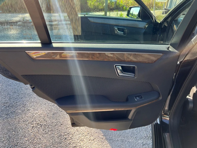 Mercedes-Benz E 220 2.2CDI-ELEGANCE, снимка 12 - Автомобили и джипове - 51206756