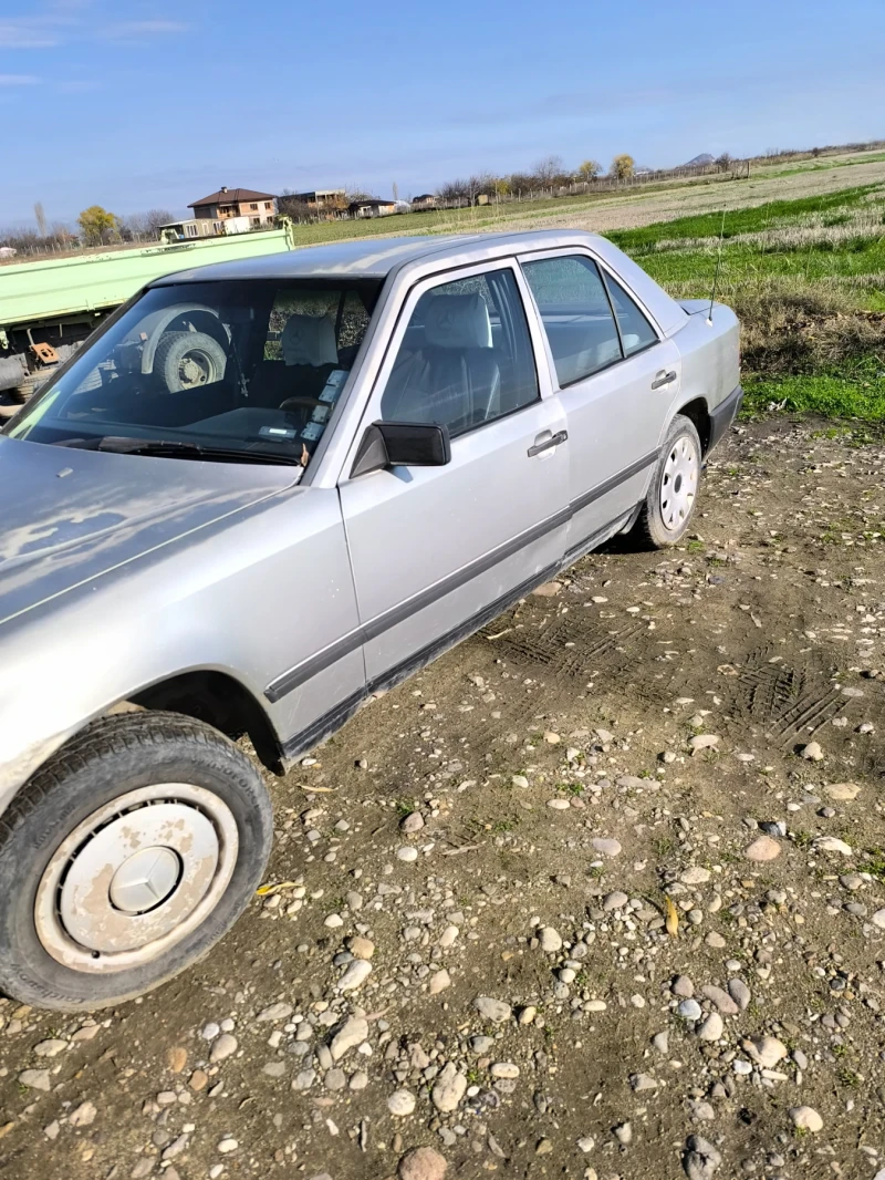 Mercedes-Benz 124 200 D, снимка 2 - Автомобили и джипове - 52698858