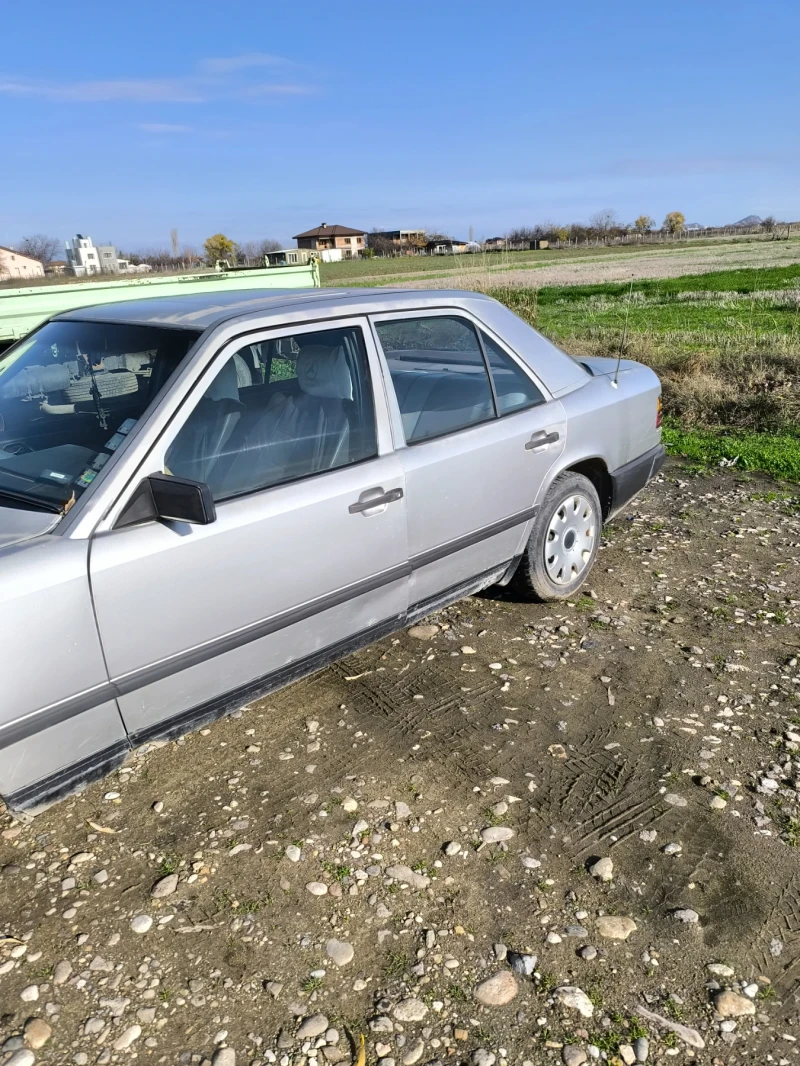 Mercedes-Benz 124 200 D, снимка 3 - Автомобили и джипове - 52698858