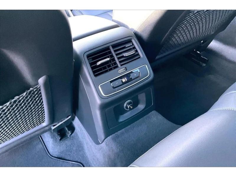 Audi A4 * Progressiv | Navigation | Heated Seats | Moonroo, снимка 15 - Автомобили и джипове - 53286653