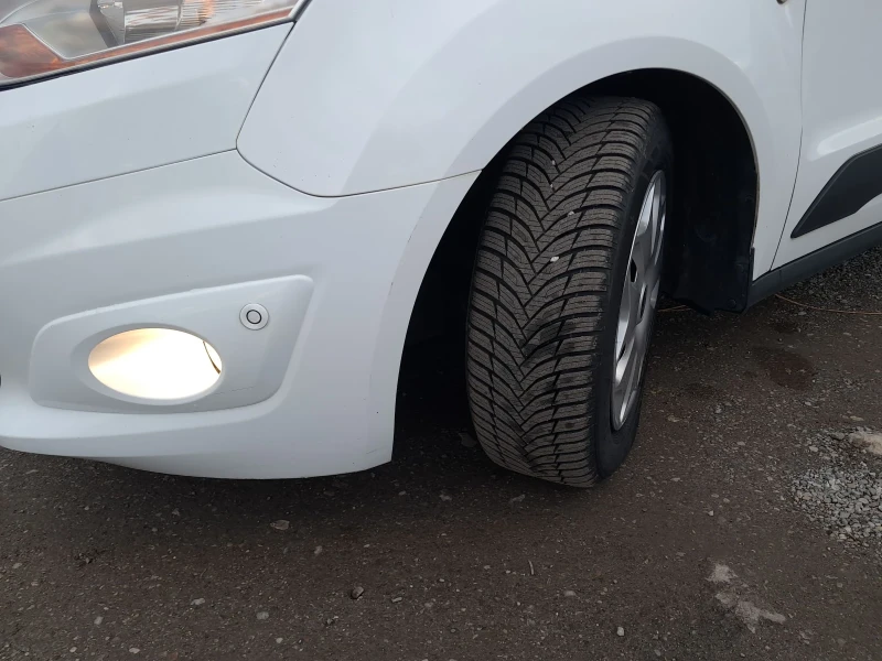 Ford Connect 1.6 TDCI  товаро пътнически , снимка 13 - Автомобили и джипове - 53422159