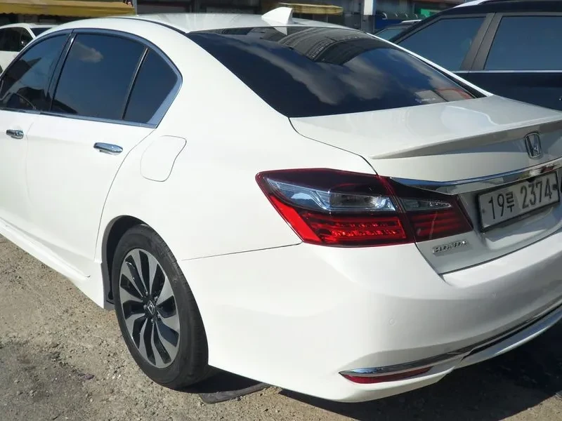 Honda Accord 2.0 Hybrid 9Th Generation, снимка 4 - Автомобили и джипове - 55900989