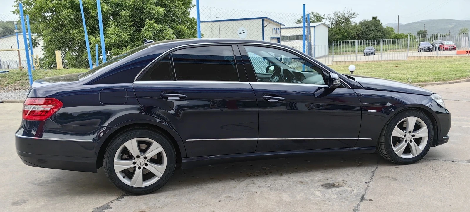 Mercedes-Benz E 350 3.0D 231К.С* АВТОМАТИК* ПЕРФЕКТНА - изображение 10