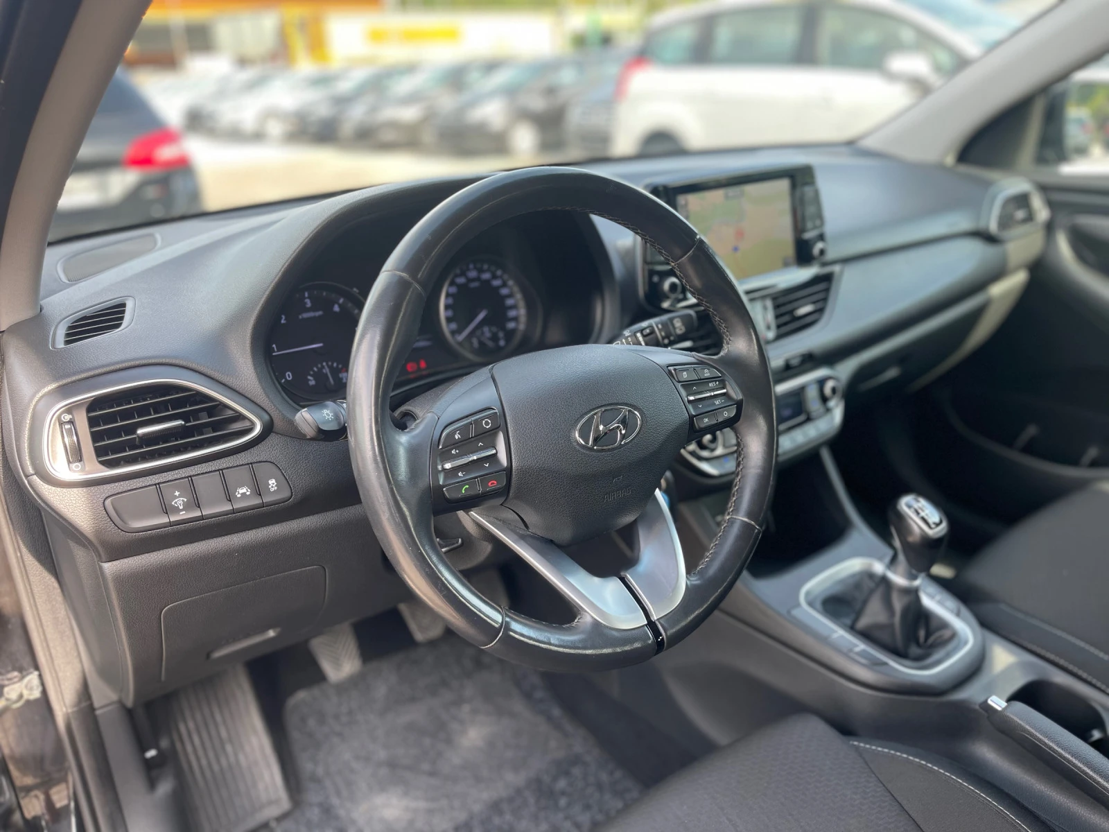 Hyundai I30 1.6CRDI-LED-NAVI-АВТОПИЛОТ-КАМЕРА-6 скорости - изображение 8