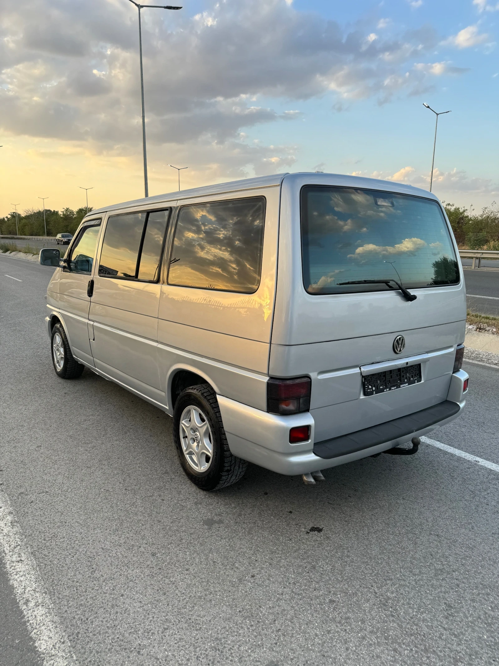 VW Multivan 2.5 - изображение 4