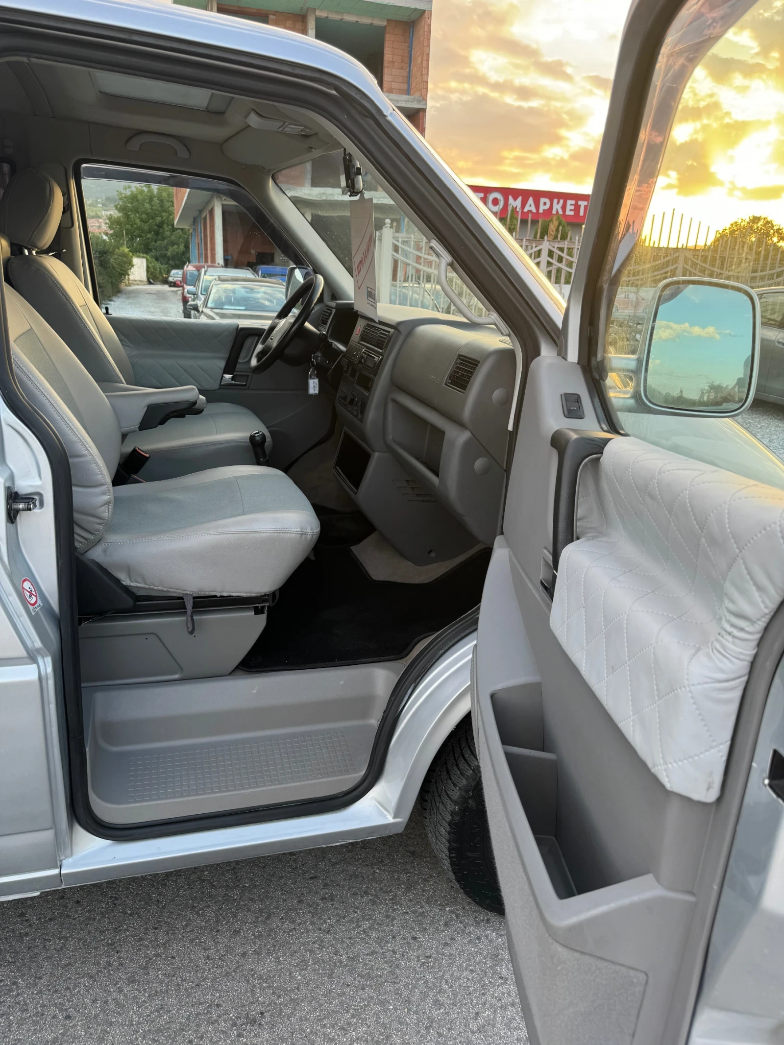 VW Multivan 2.5 - изображение 10