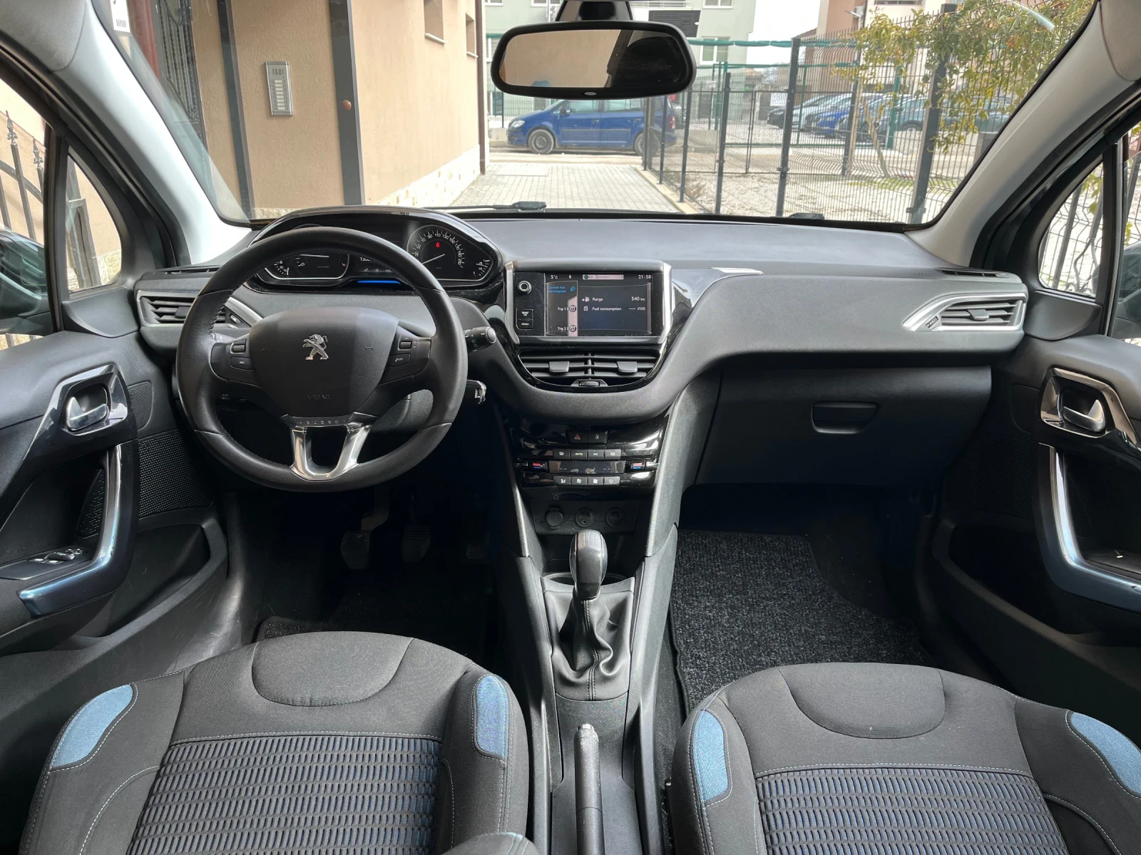 Peugeot 208  - изображение 8