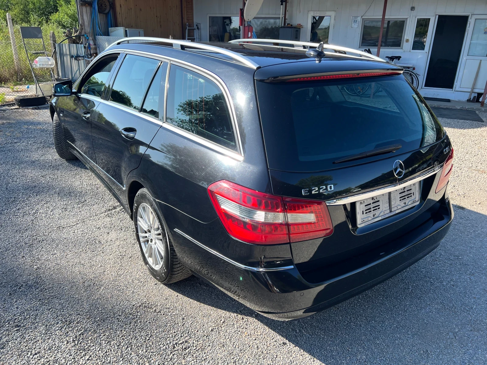 Mercedes-Benz E 220 2.2CDI-ELEGANCE - изображение 8