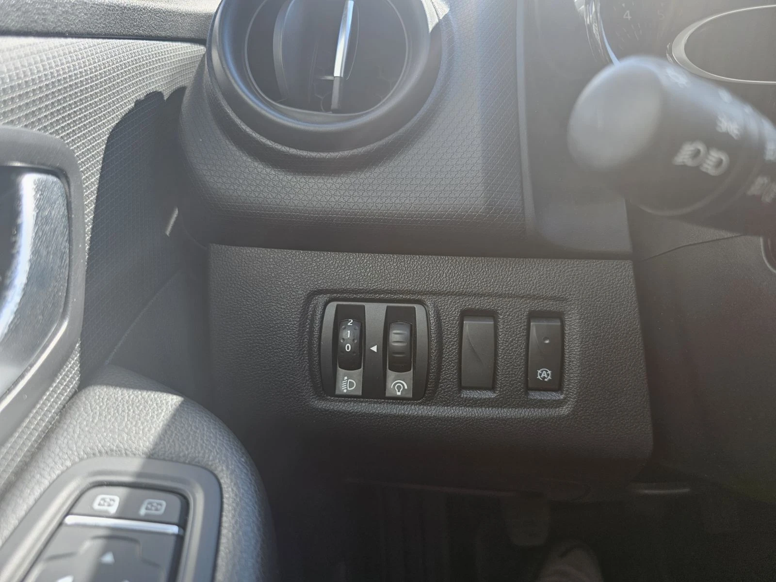 Renault Clio Energy dCi 75 к.с. BVM5 - изображение 10