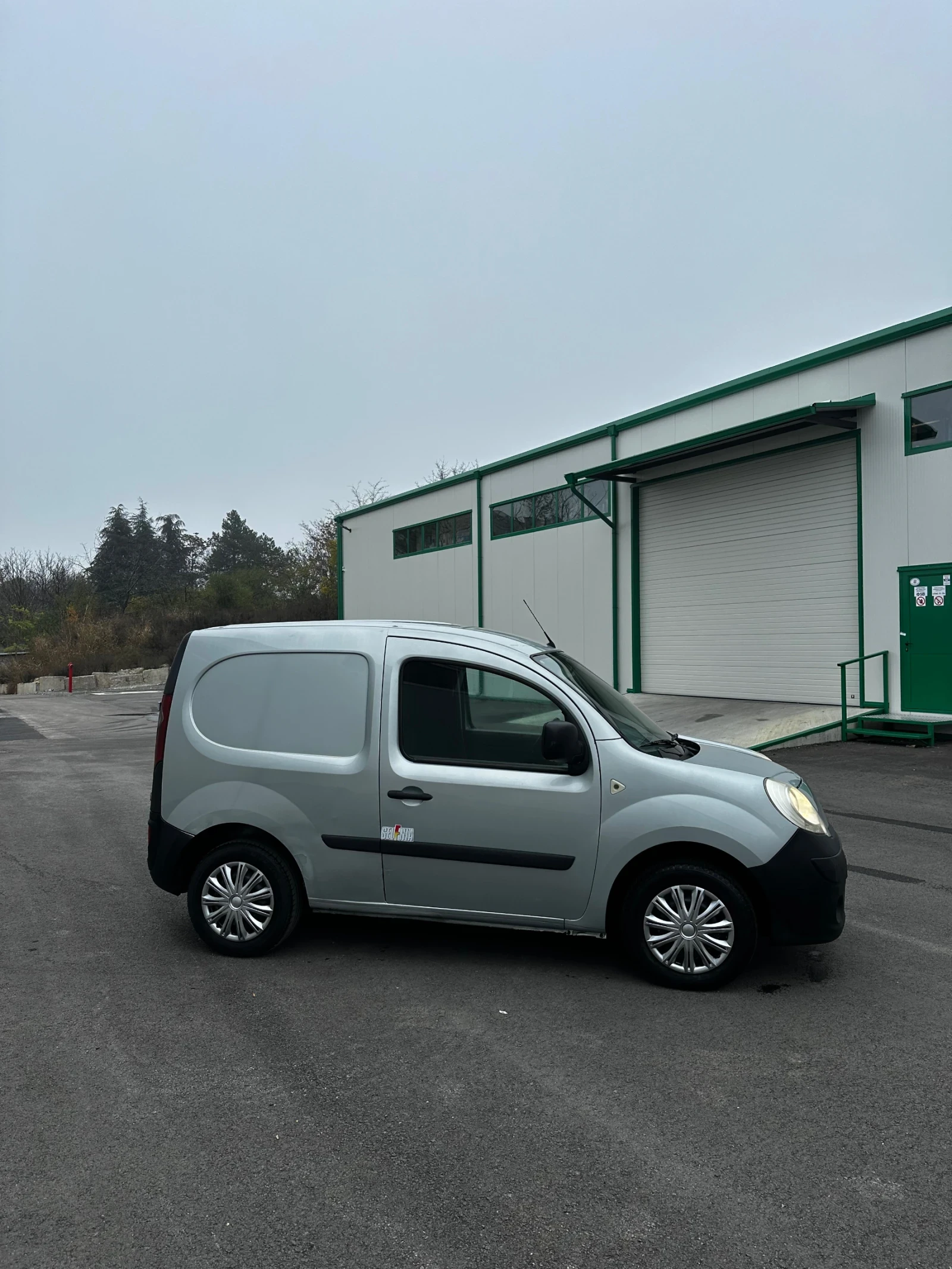 Renault Kangoo Compact 1.5 dci 75к.с  2012г - изображение 6