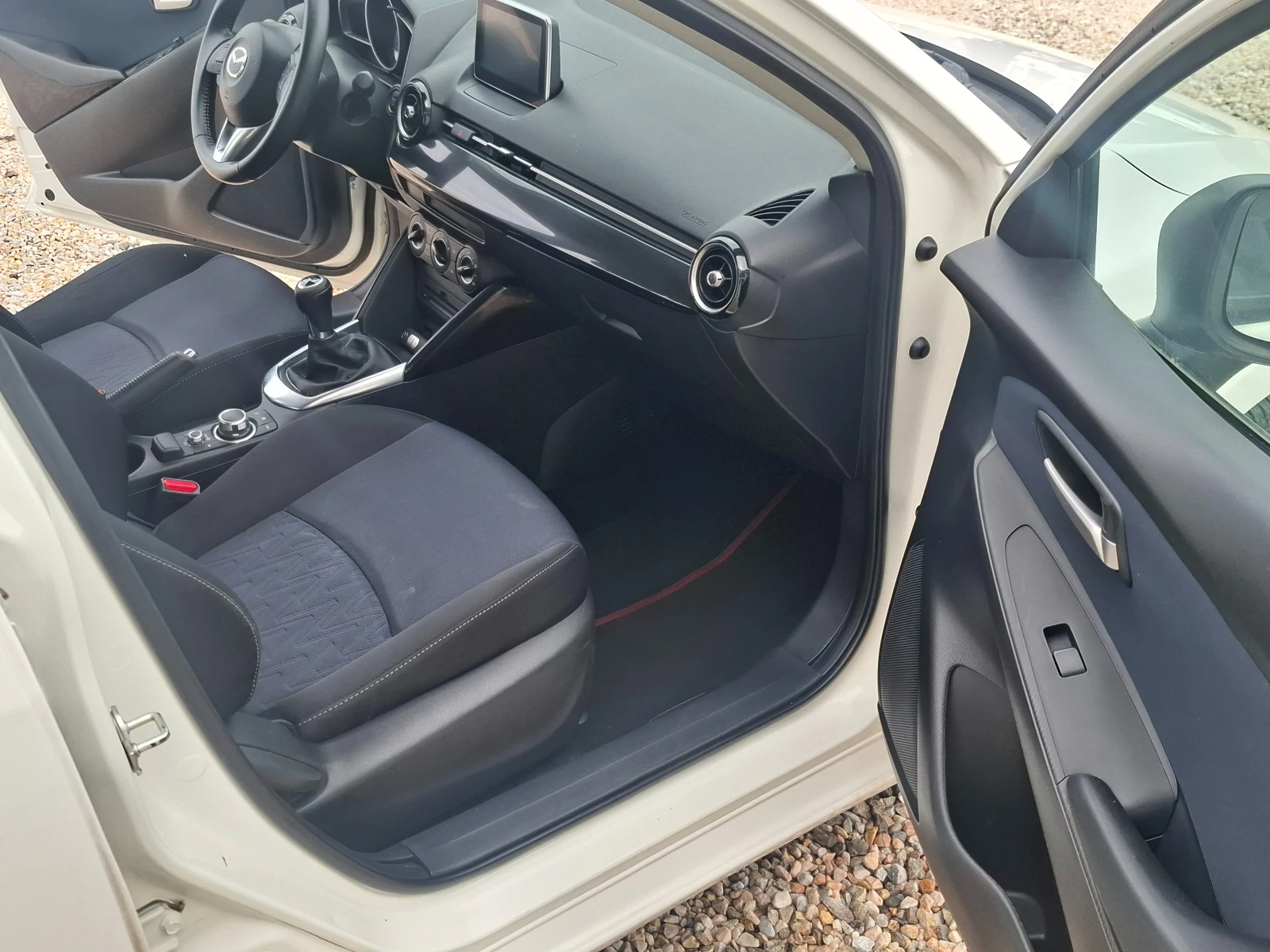 Mazda 2 1.5i/SkyActiv/Euro6B | Mobile.bg   11