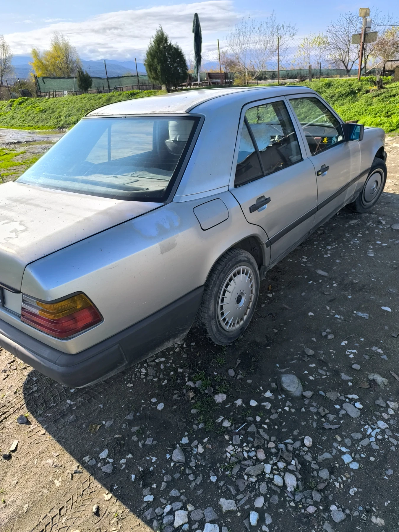 Mercedes-Benz 124 200 D - изображение 5