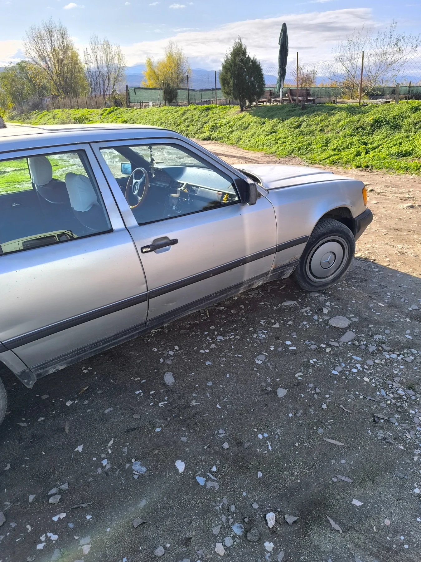 Mercedes-Benz 124 200 D - изображение 6