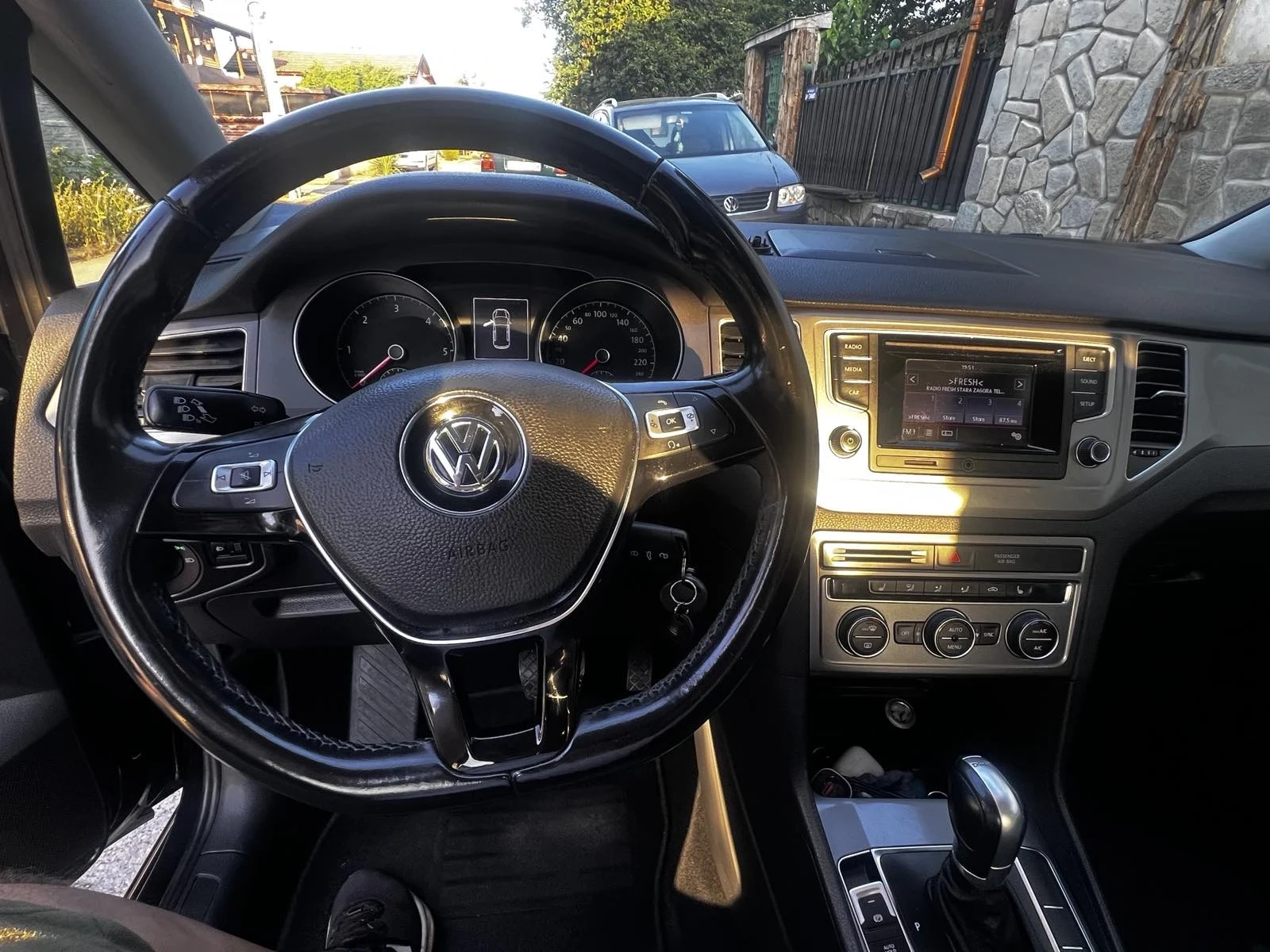 VW Sportsvan 1.6 DSG - изображение 5