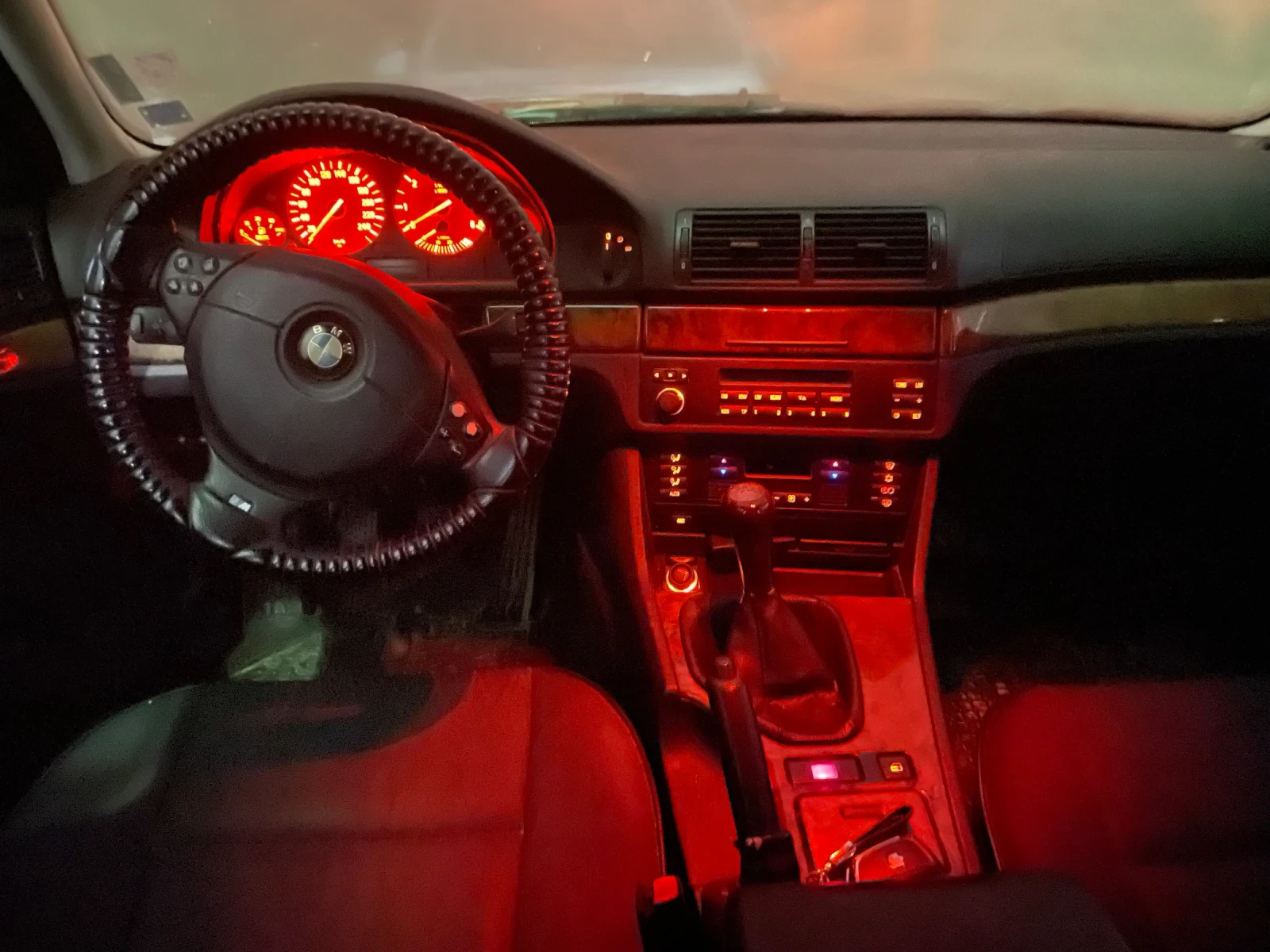 BMW 520, снимка 8 - Автомобили и джипове - 53771317