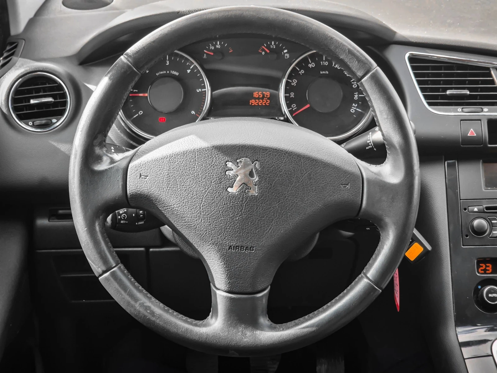 Peugeot 3008 1.6 HDI , снимка 8 - Автомобили и джипове - 53879017