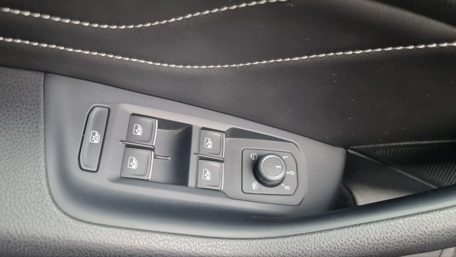 VW Arteon R-line, снимка 12 - Автомобили и джипове - 54563076