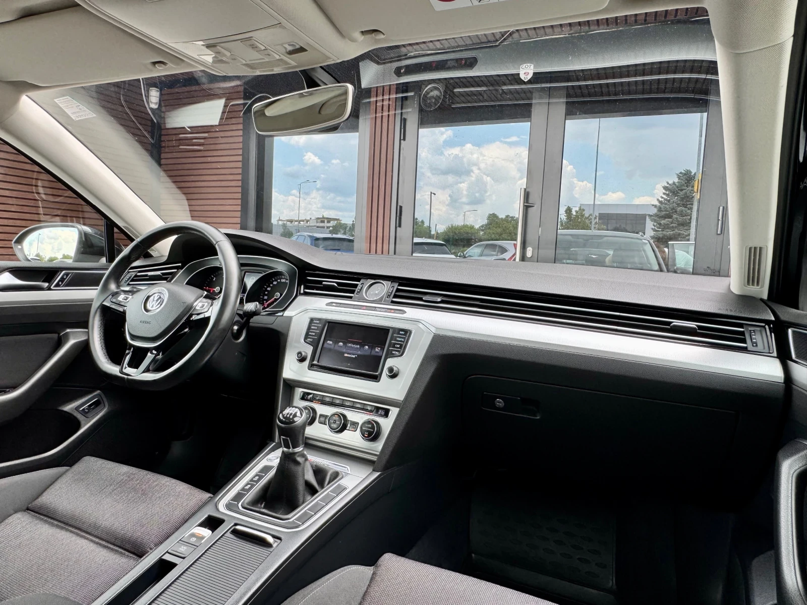 VW Passat 4Motion* Navi* Подгрев* Лизинг, снимка 12 - Автомобили и джипове - 55000762