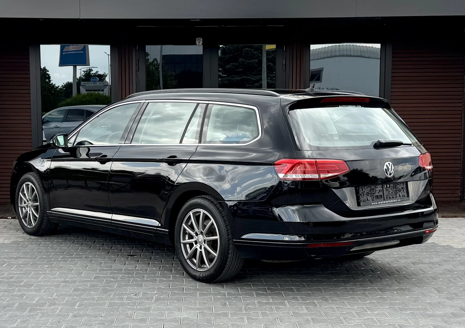VW Passat 4Motion* Navi* Подгрев* Лизинг, снимка 6 - Автомобили и джипове - 55000762