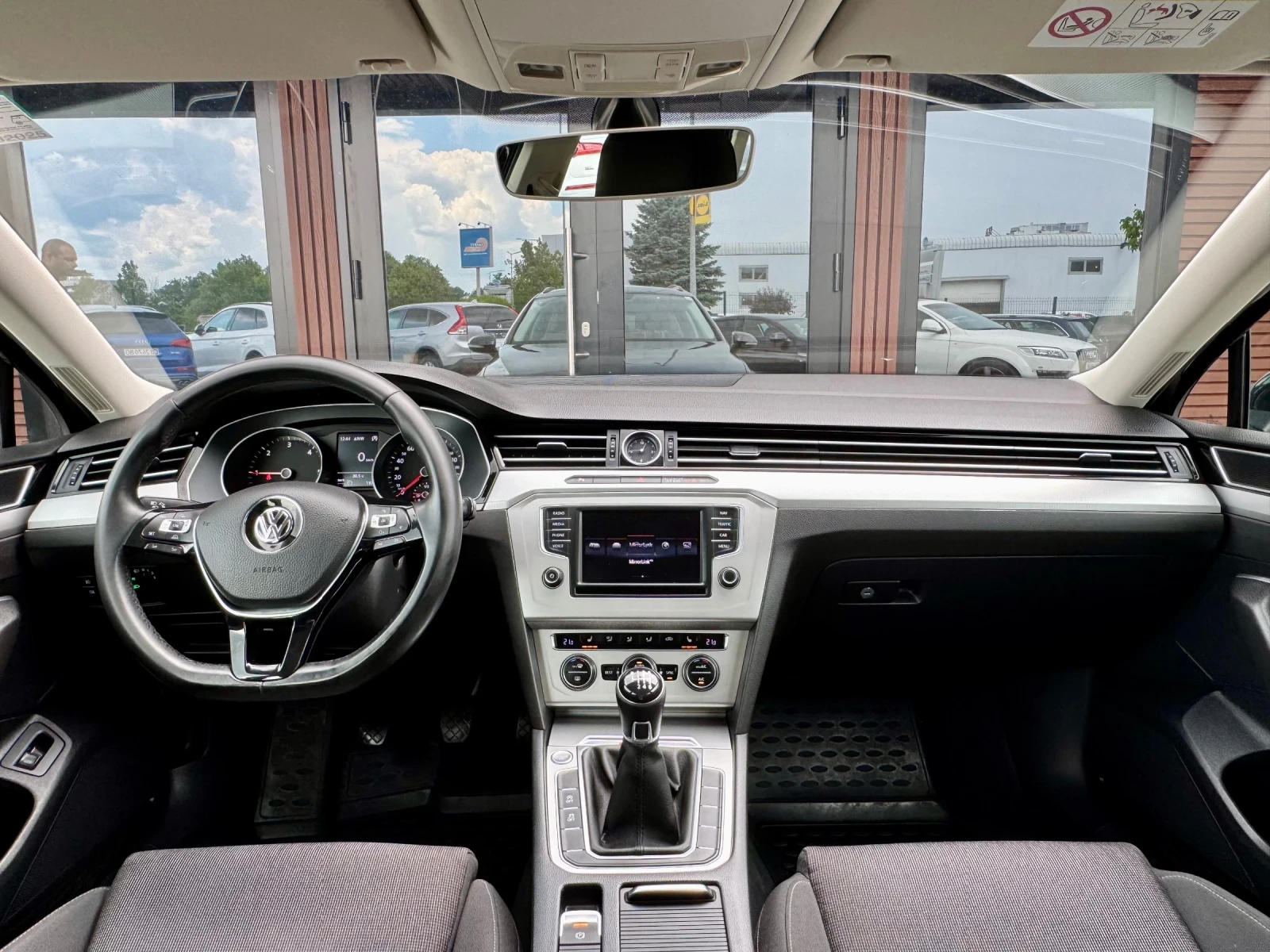 VW Passat 4Motion* Navi* Подгрев* Лизинг, снимка 11 - Автомобили и джипове - 55000762