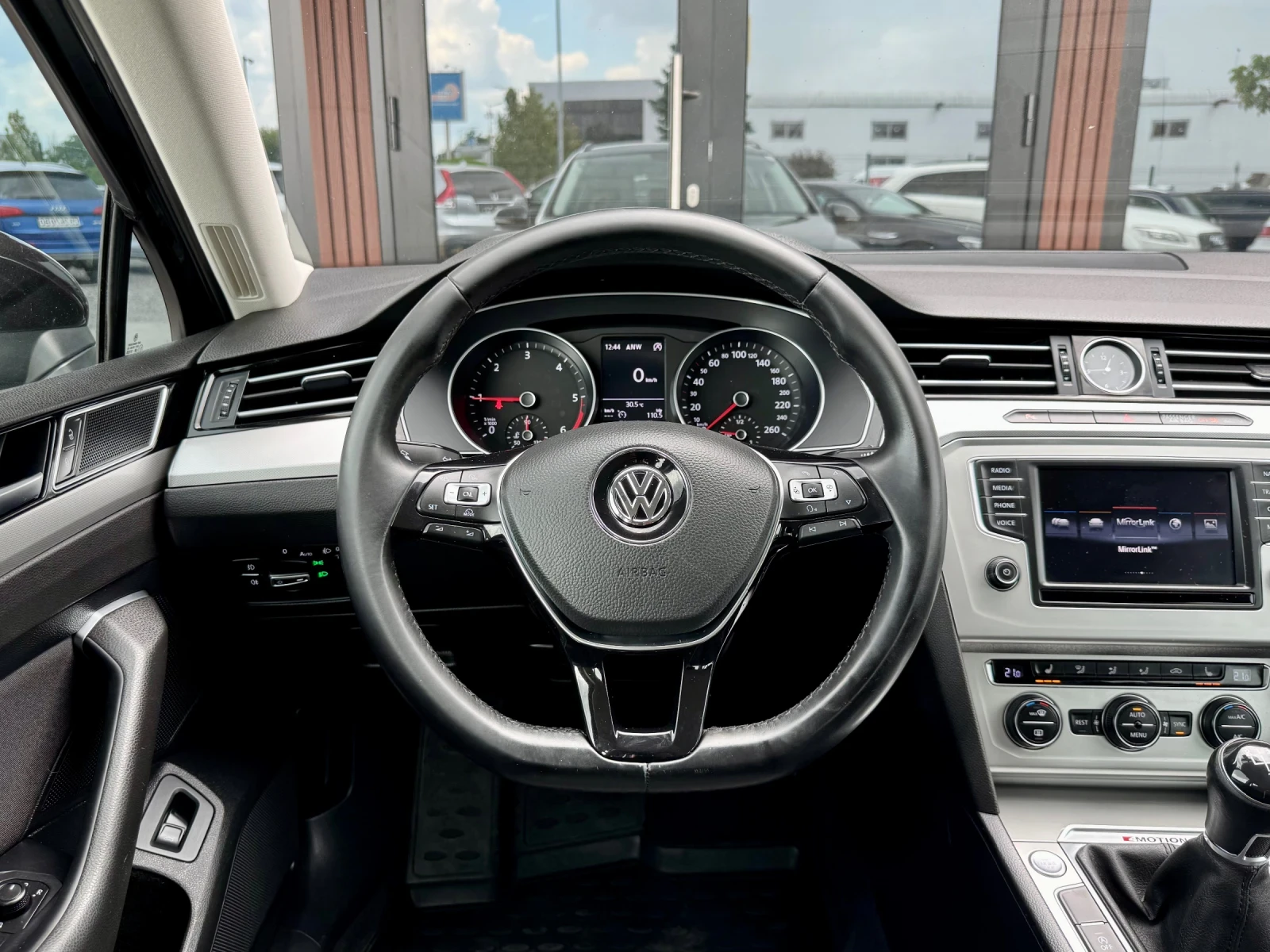 VW Passat 4Motion* Navi* Подгрев* Лизинг, снимка 10 - Автомобили и джипове - 55000762