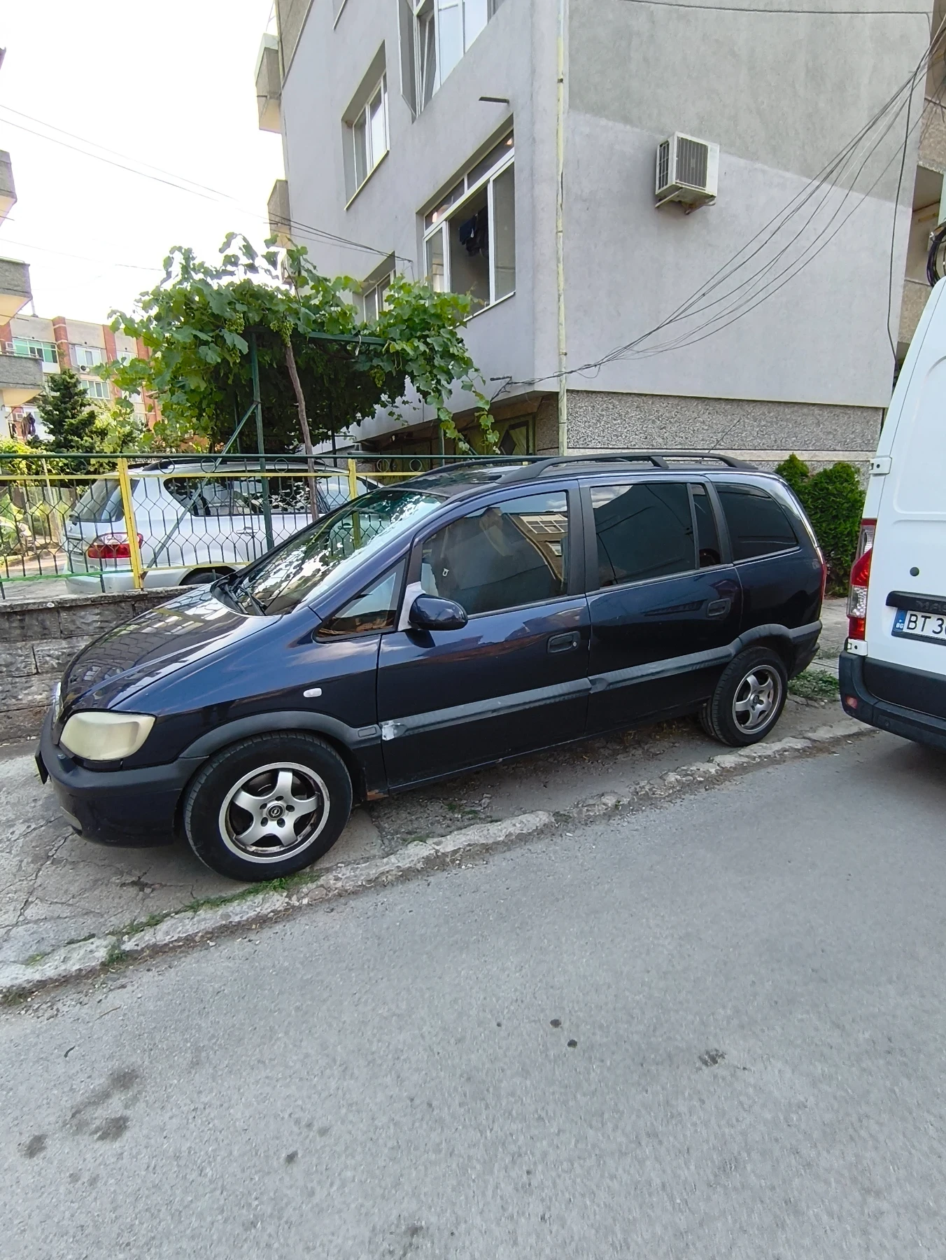 Opel Zafira Газ/бензин, снимка 3 - Автомобили и джипове - 55123116
