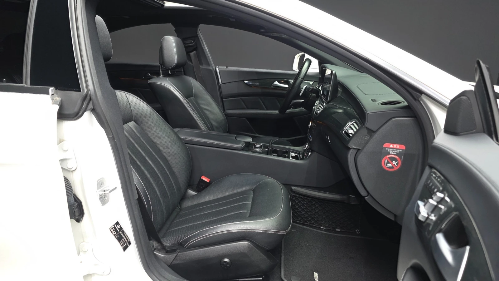 Mercedes-Benz CLS 400 3.0 V6 Biturbo, снимка 9 - Автомобили и джипове - 55134820