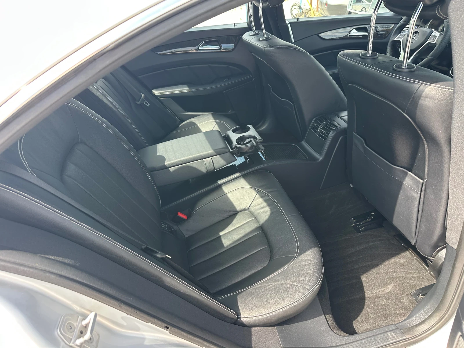 Mercedes-Benz CLS 350 CDI, 4 MATIC, ДИСТРОНИК, AMG, АСИТЕНТ, ТОП!!!, снимка 14 - Автомобили и джипове - 55151808
