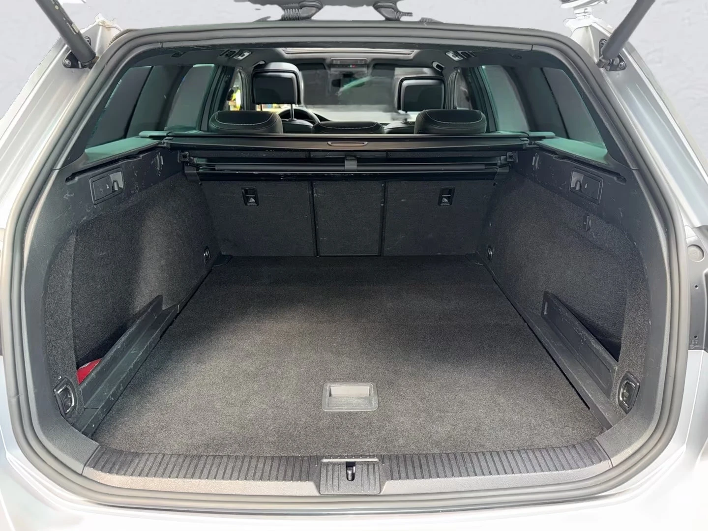VW Passat R-LINE/150HP/VIRTUAL/CAM/LED/KLESS/PANO/609z, снимка 8 - Автомобили и джипове - 55299328