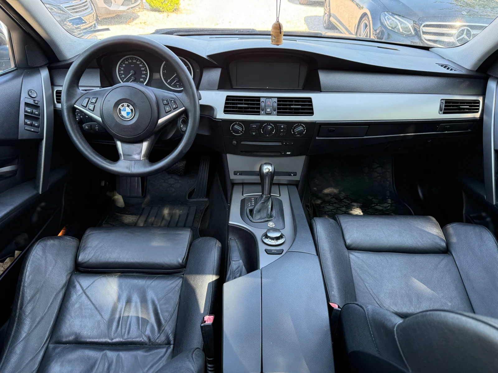 BMW 525 Pano/Navi/Xenon, снимка 7 - Автомобили и джипове - 55453306