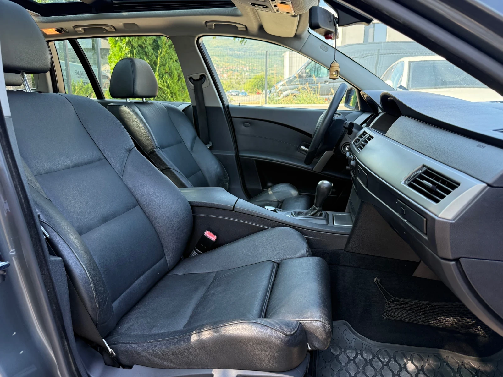 BMW 525 Pano/Navi/Xenon, снимка 9 - Автомобили и джипове - 55453306