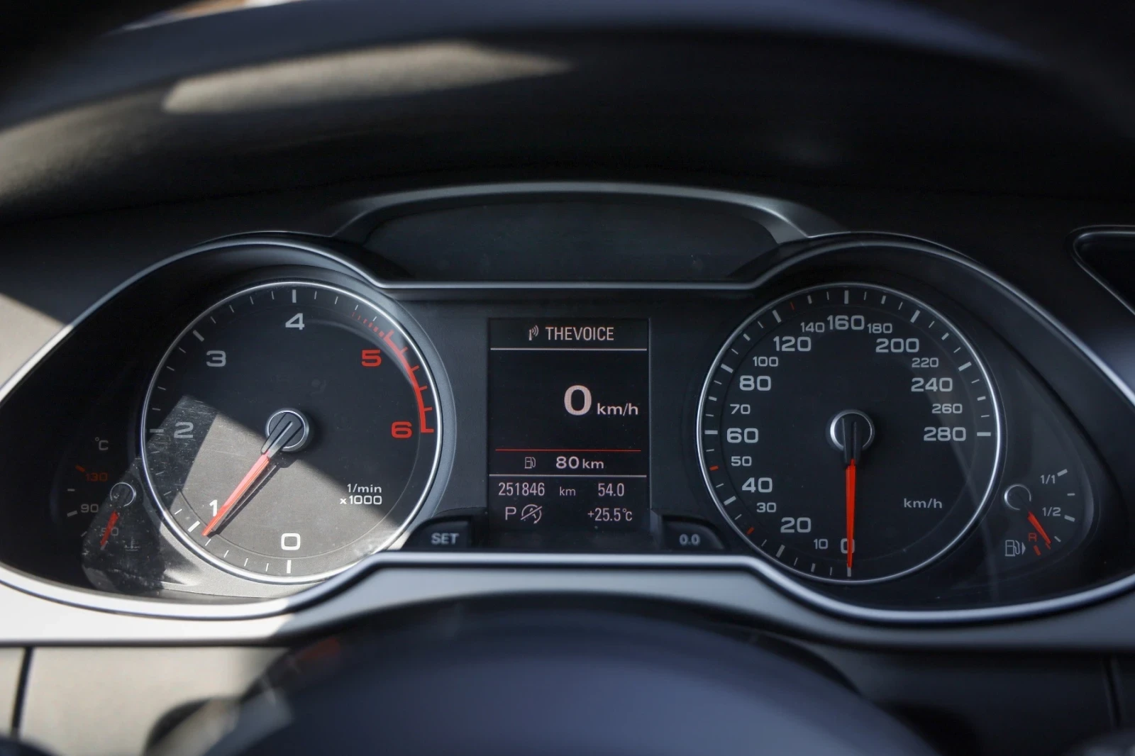 Audi A4 Allroad QUATTRO Facelift Bang & Olufsen, снимка 9 - Автомобили и джипове - 55825686