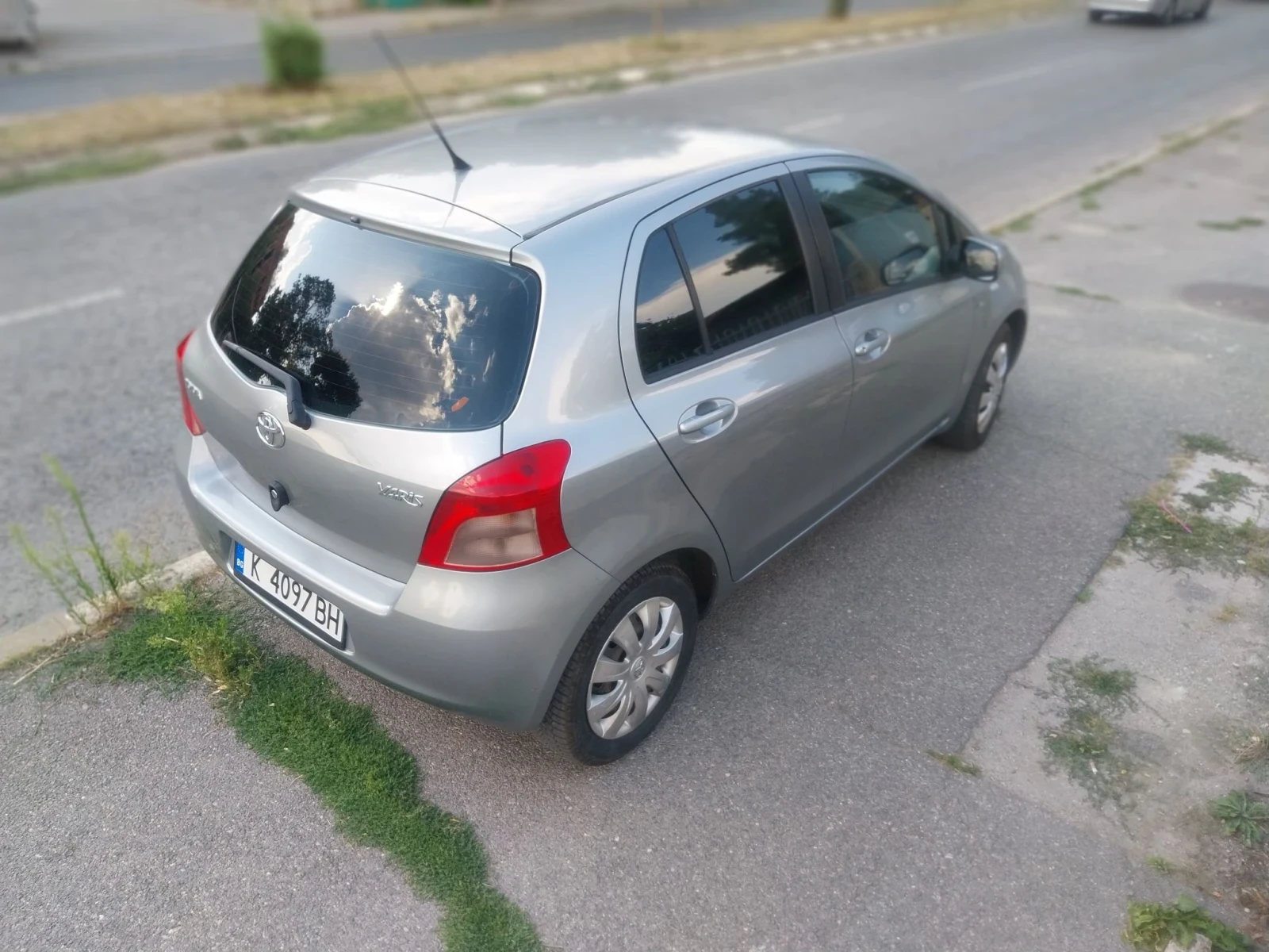 Toyota Yaris, снимка 8 - Автомобили и джипове - 56150401