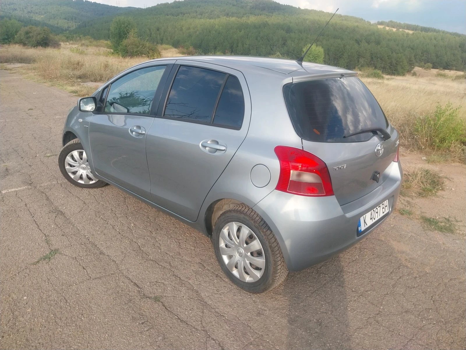Toyota Yaris, снимка 5 - Автомобили и джипове - 56150401