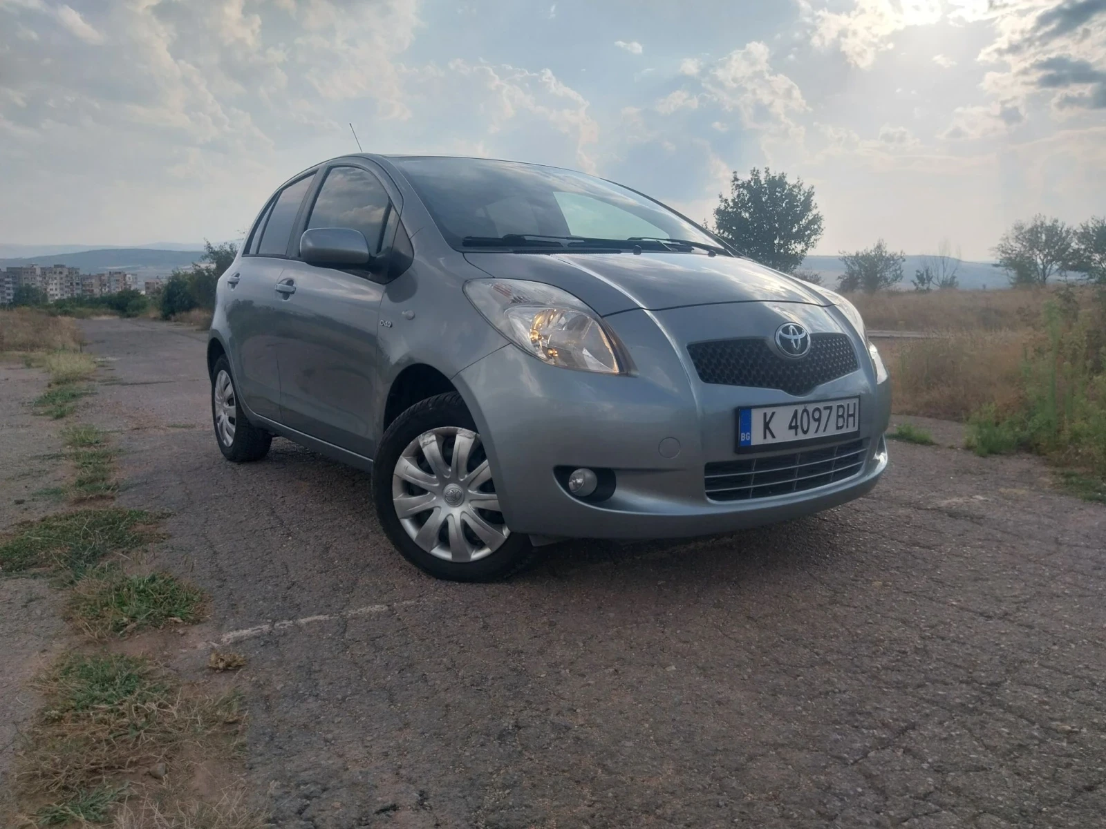 Toyota Yaris, снимка 3 - Автомобили и джипове - 56150401