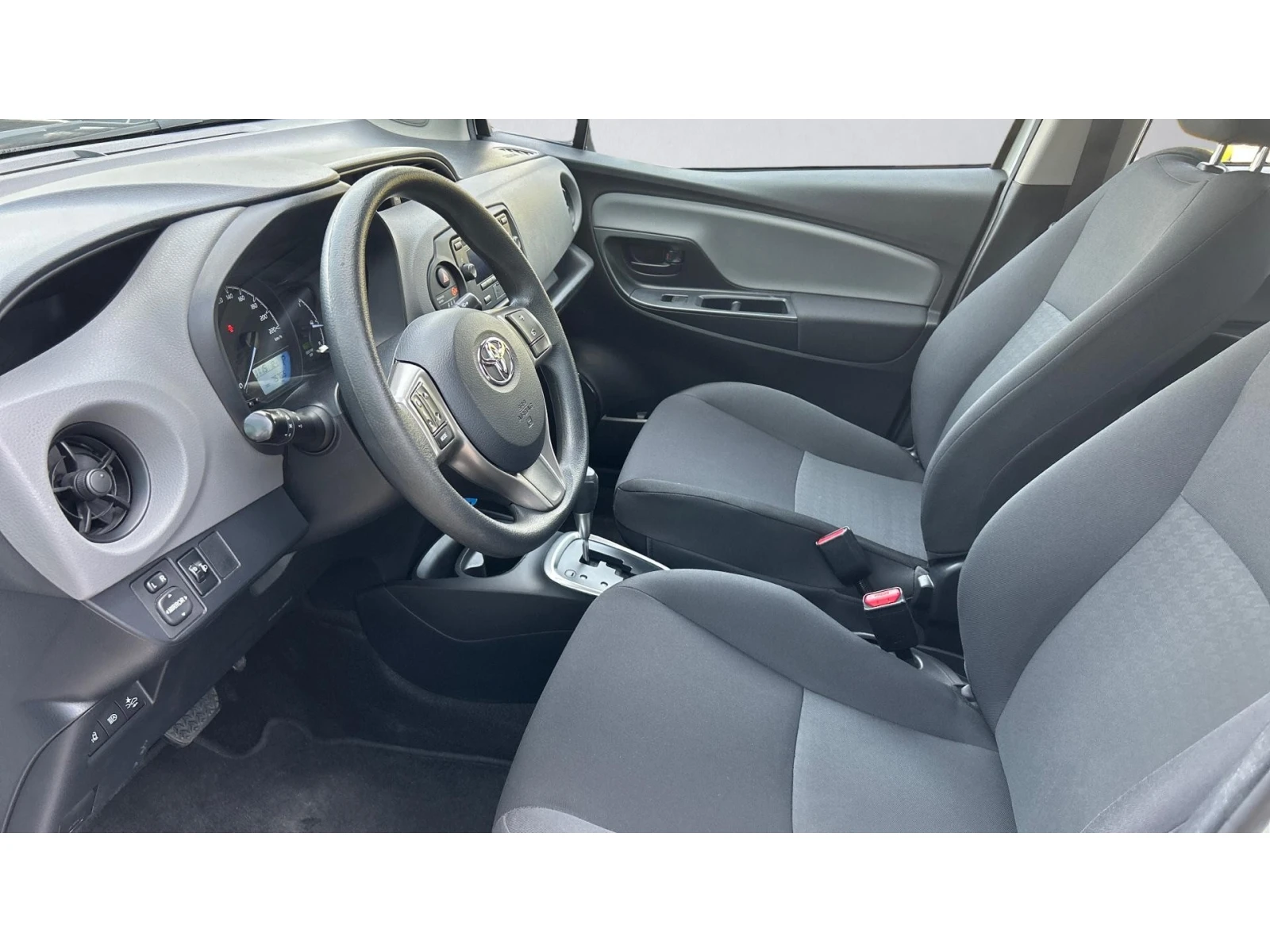 Toyota Yaris 1.5 HSD, ������� ������ �� 205   | Mobile.bg � ����������� 12