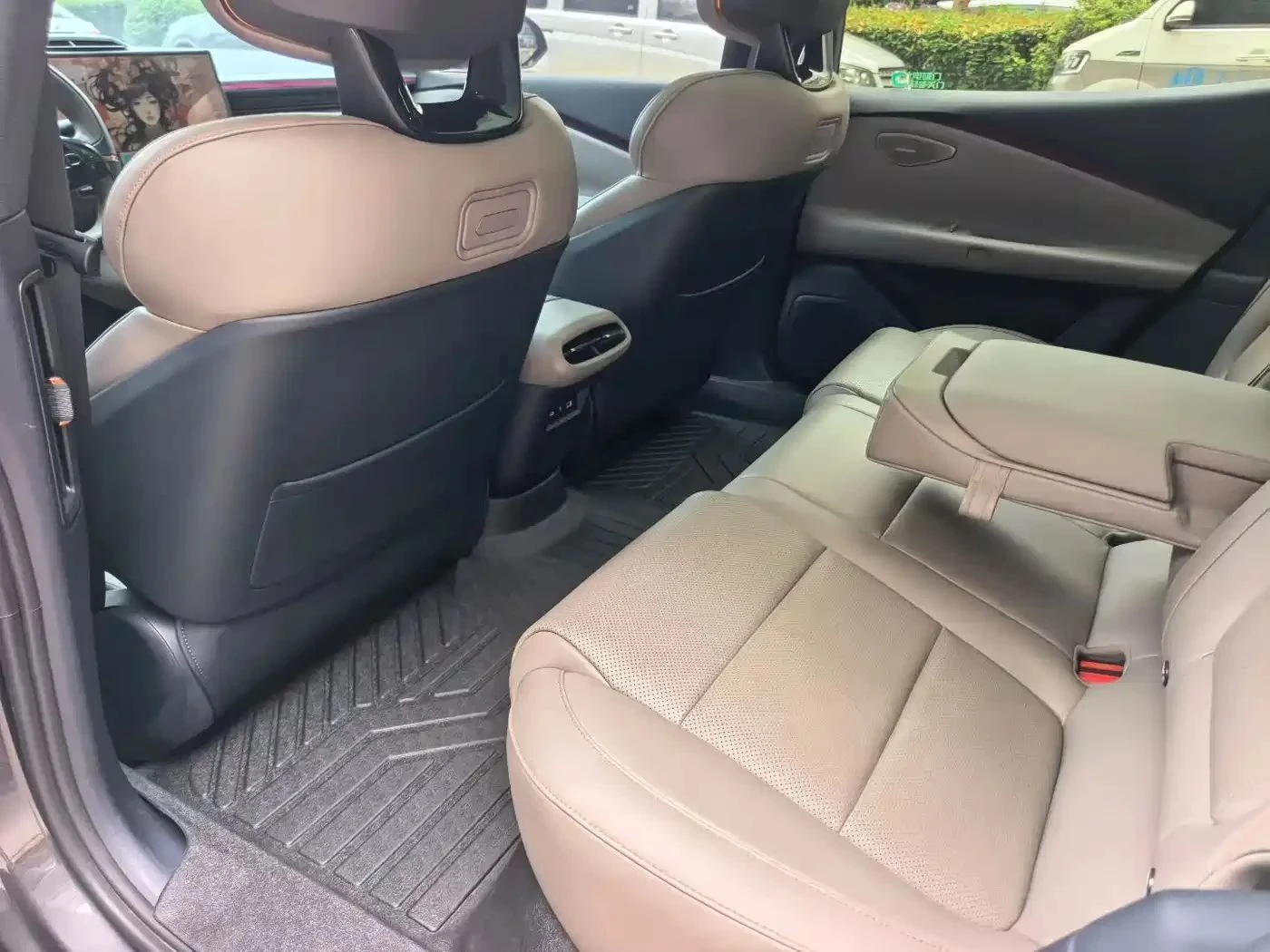 LynkCo 10, снимка 9 - Автомобили и джипове - 56690094