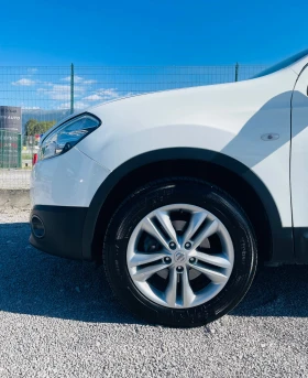 Nissan Qashqai 1.6 + ГАЗ * Навигация* Сервизна история* Реални км, снимка 16