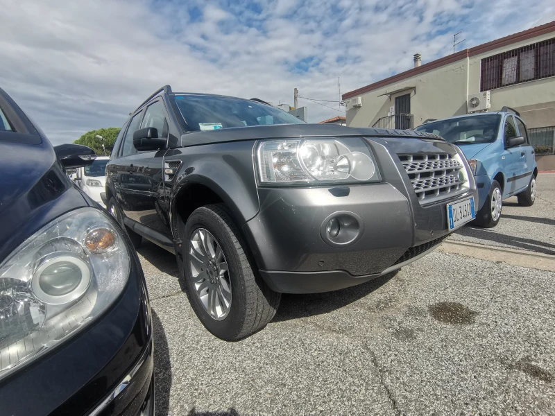 Land Rover Freelander 2.2D, снимка 3 - Автомобили и джипове - 47273236