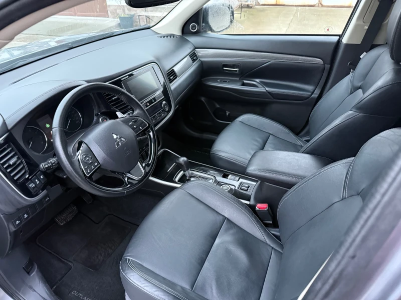 Mitsubishi Outlander 3.0 GT S-AWC, снимка 9 - Автомобили и джипове - 48484504